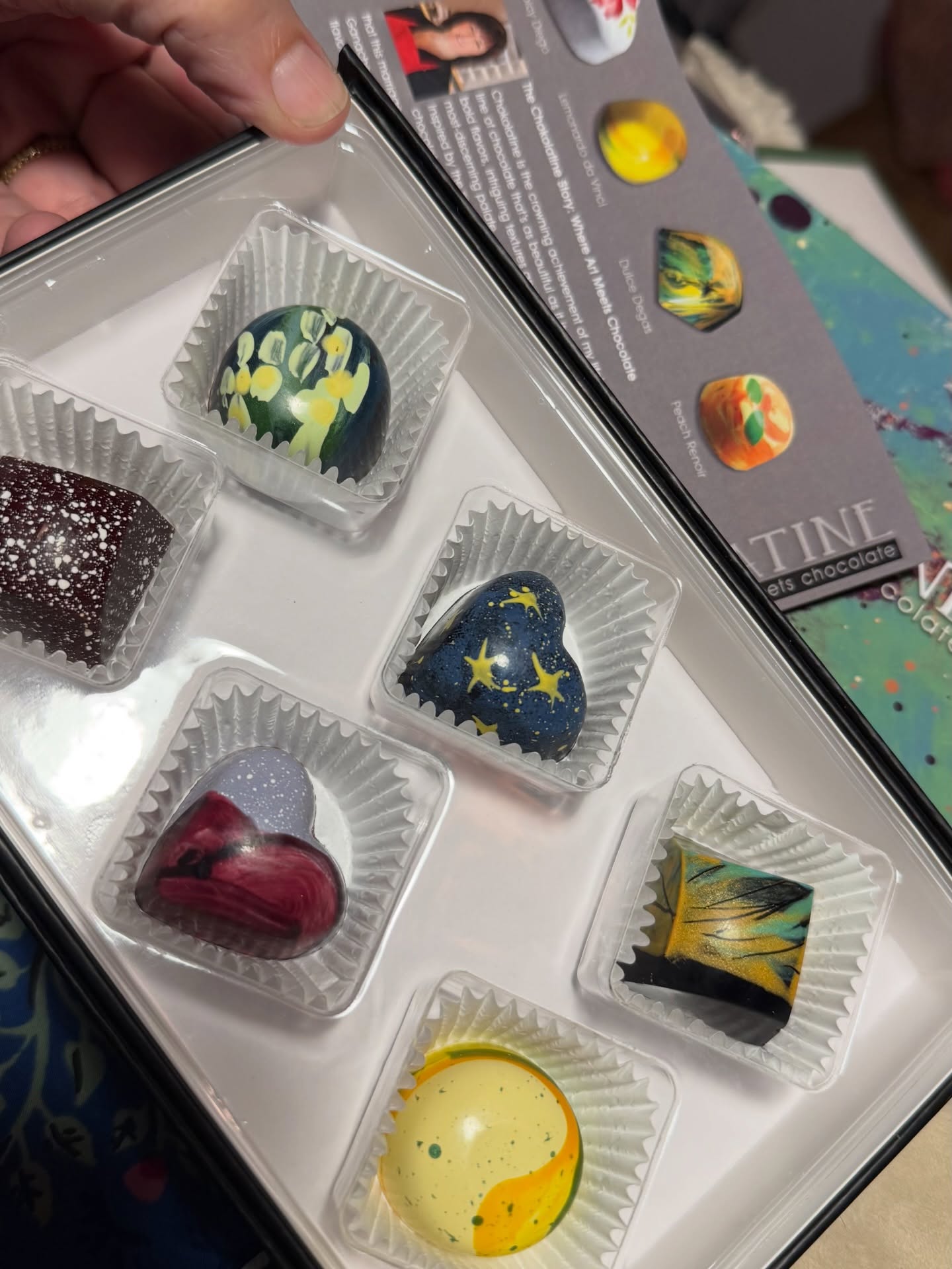 Scrolling back through pics and came across these stunners that tased as delicious as they looked. Thanks to my super sweet friend and colleague, @ginnerny, I now know of @sweetdesignschocolatier and you should, too 🍫 🎨